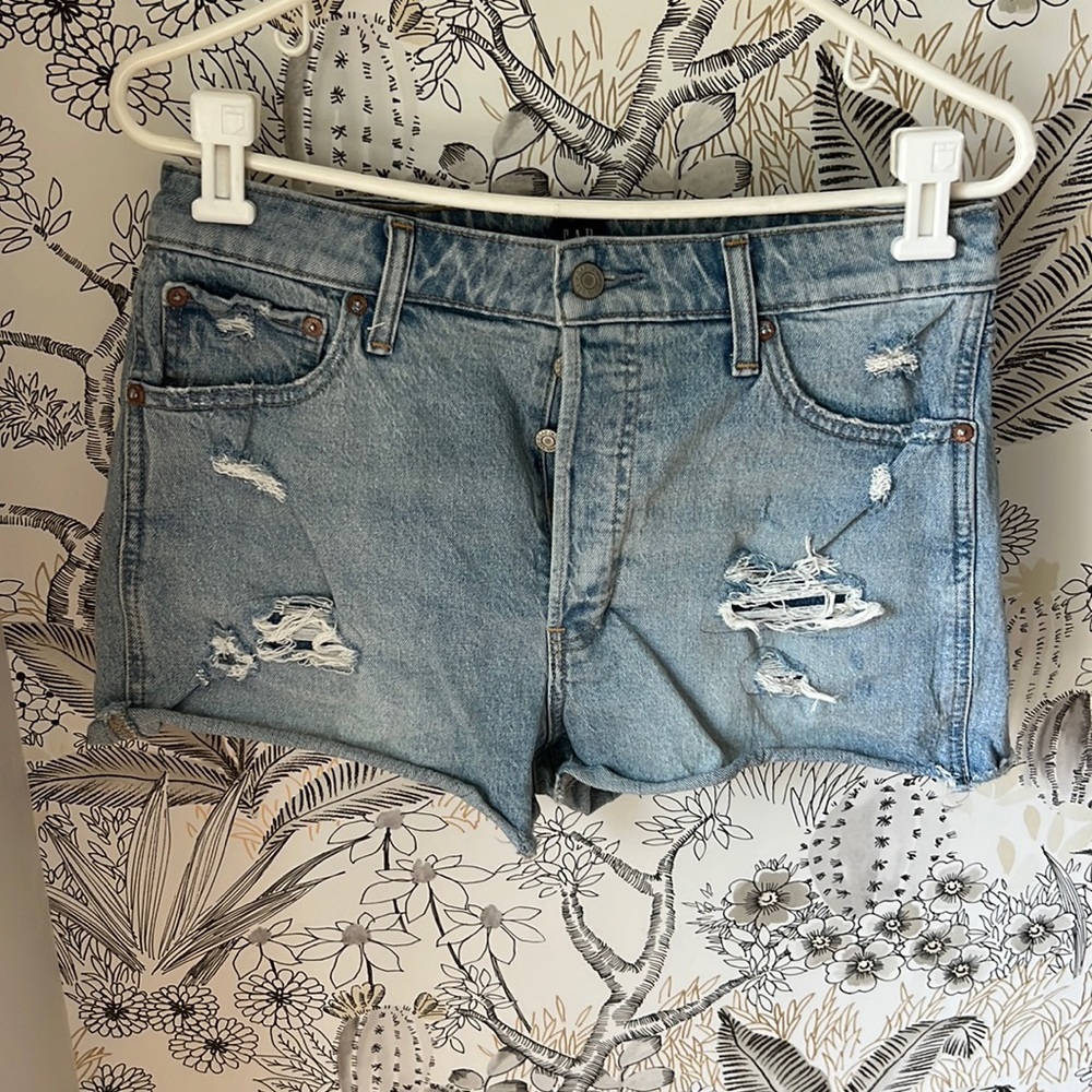 Gap distressed Jean Shorts